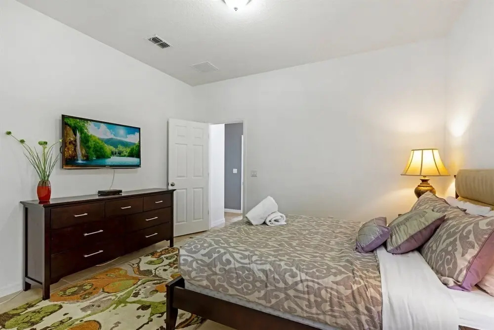 Fabulous Large 6 bed Home With Extended Deck, Private Pool and spa and Conservation View - 469