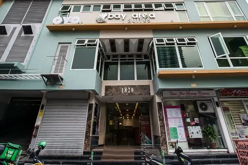 Oyo 207 Bay Area Suites Near Philippine General Hospital