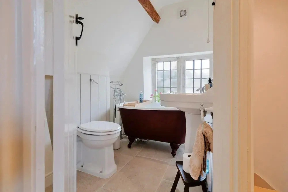 Cottage in Painswick Near Cotswold Way
