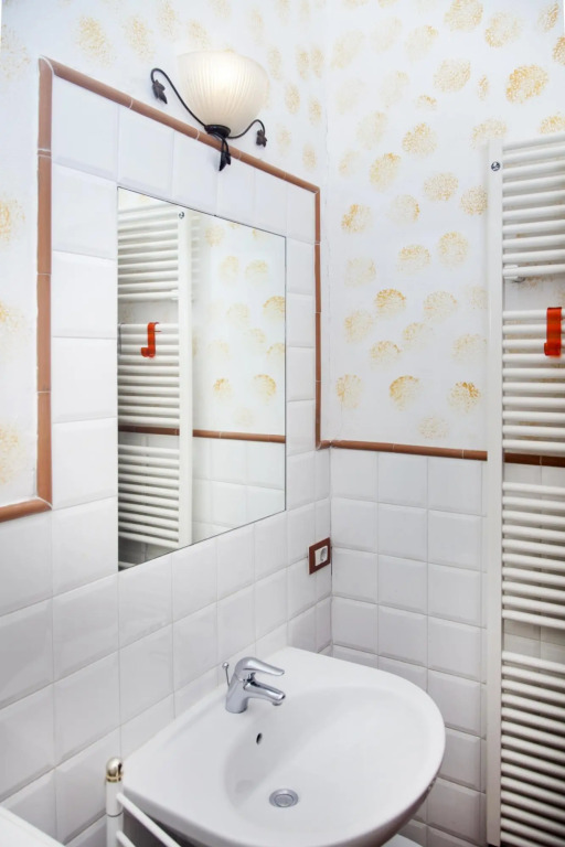 Edera in Poggibonsi With 1 Bedrooms and 1 Bathrooms