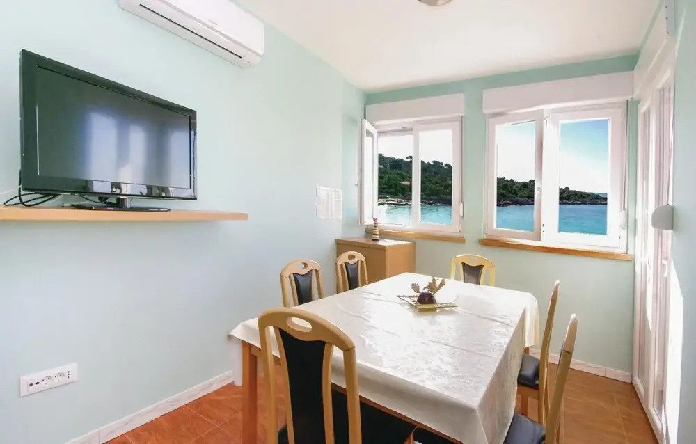 Beautiful Apartment in Drvenik Mali With 4 Bedrooms, Sauna and Outdoor Swimming Pool