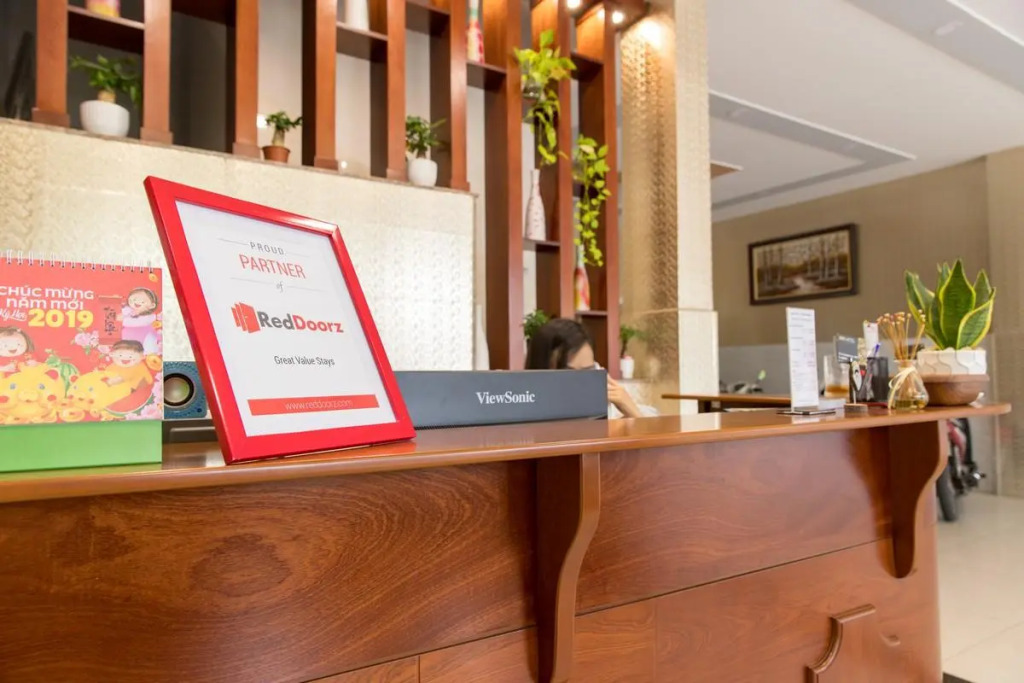 RedDoorz Bro Hotel