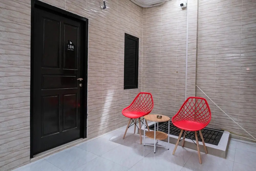 RedDoorz Syariah near Stasiun Gubeng 2
