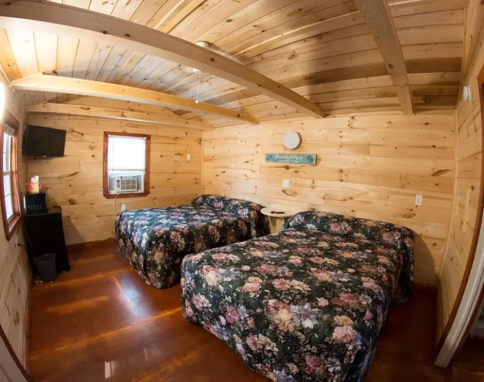King Hendrick Motel