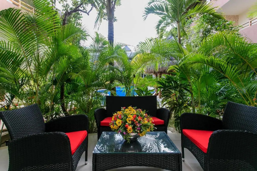 Condo Complex with an Alluring Pool & Tropical Vibes by Stella Rentals