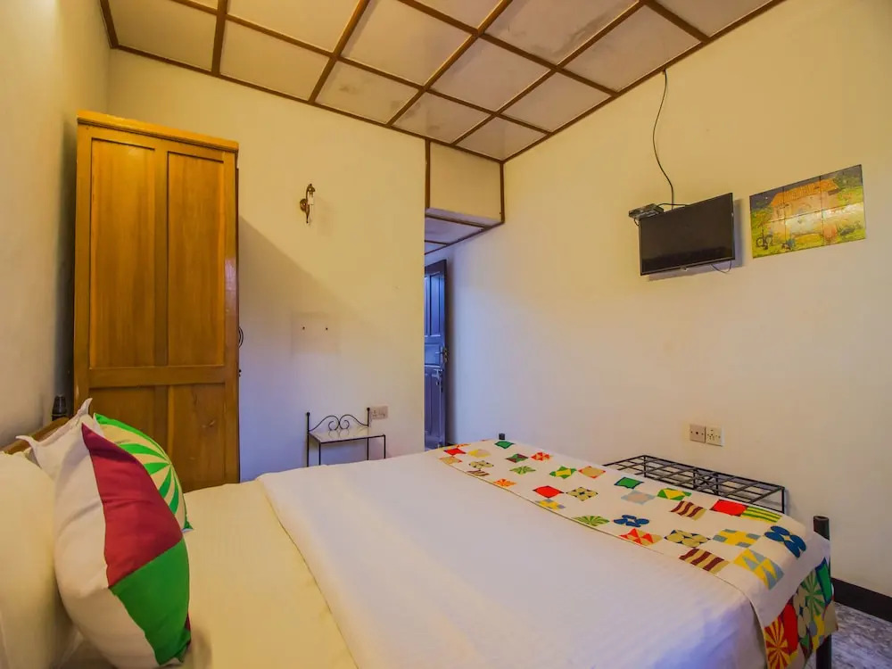 OYO 12902 Home Colourful Studio Home Candolim