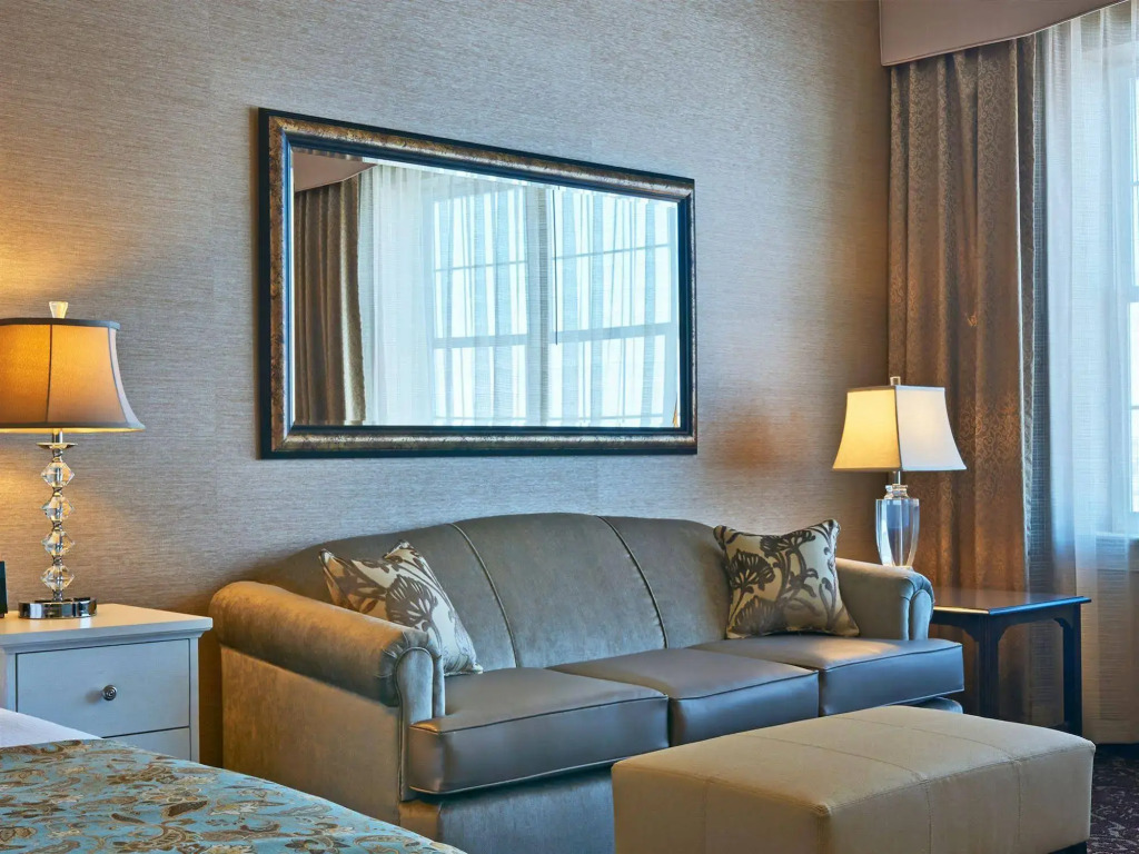 AmishView Inn & Suites