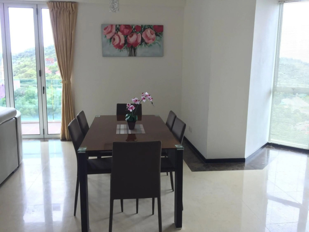 2775 sqf Sunset Luxury Condo