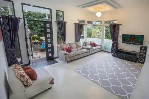 Villa Fiore Puncak