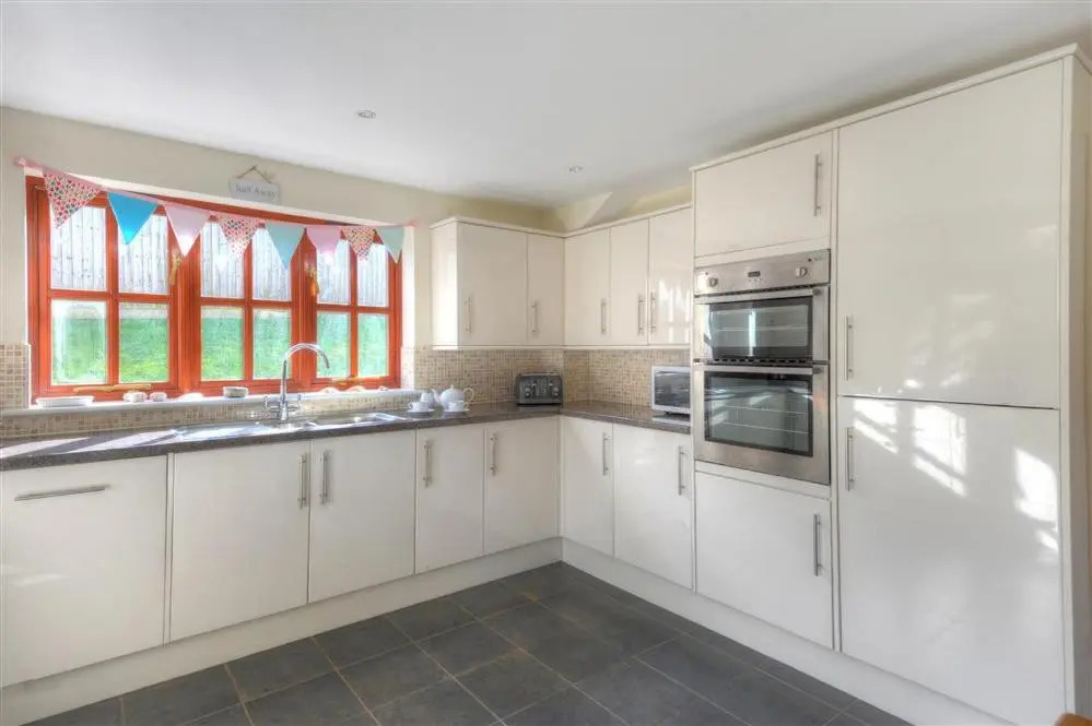 28 Barnes Meadow