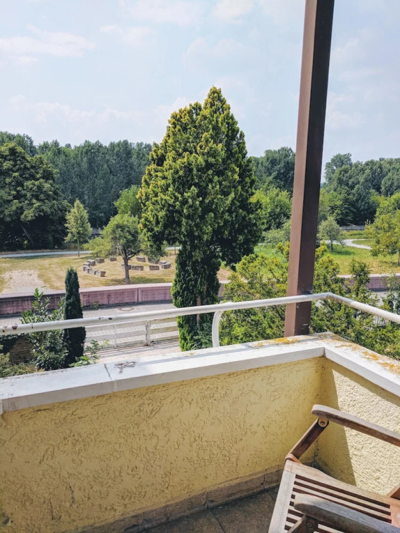 Apartmenthaus am Rhein
