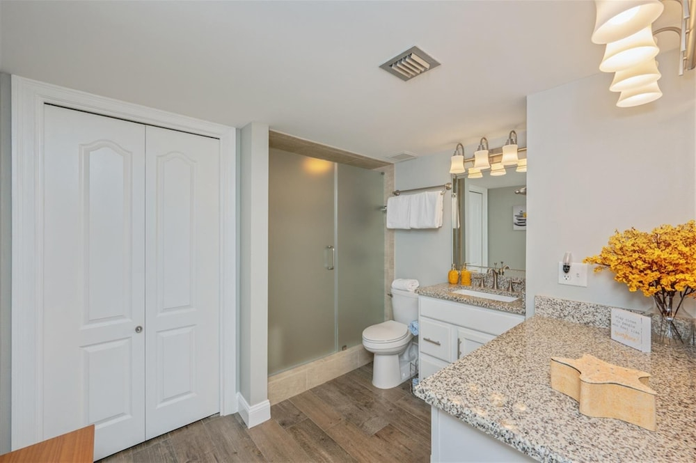 Shoreline Towers 3051 3 Bedroom Condo