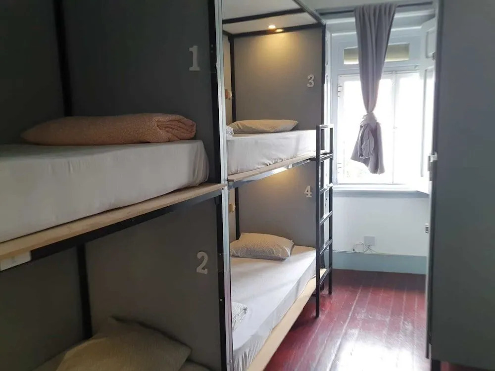 Aykibom Hostel