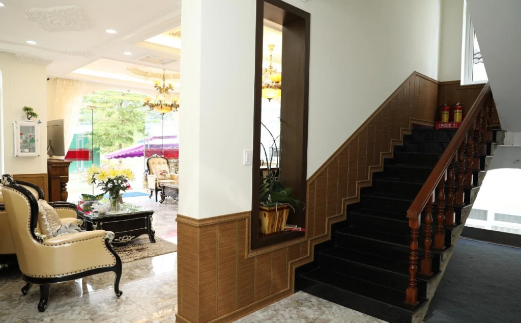 Sugar Land Villa Hotel