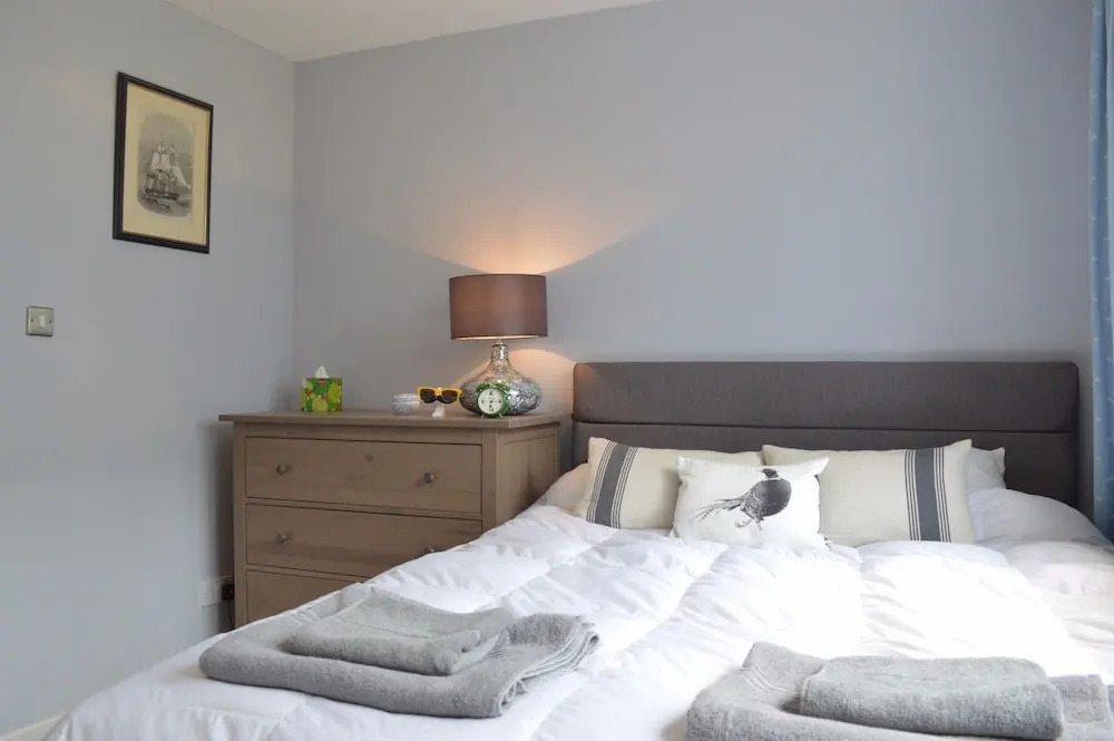 2 Bedroom Apartment By The Sea