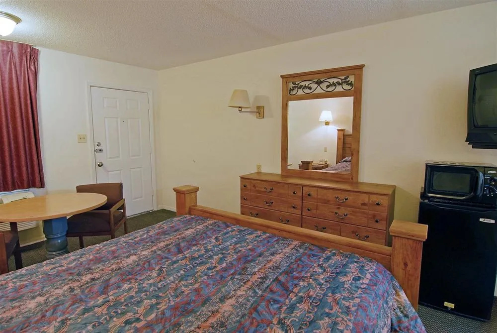 Americas Best Value Inn - Stanton