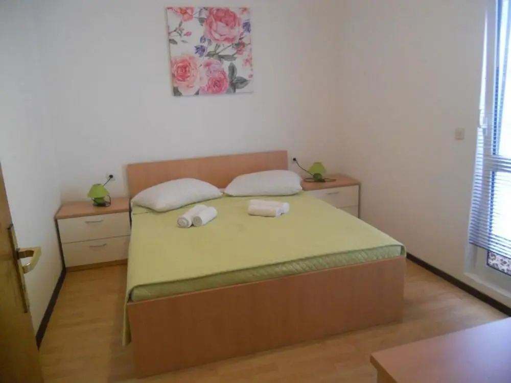 Ivo - With Terrace - B2