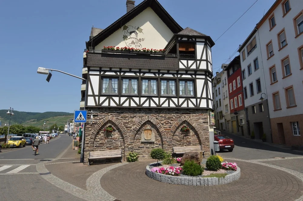 Apartment in Zell near Mosel River & Vineyards