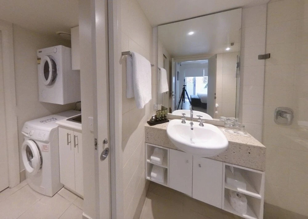 4111 Beach Club Direct Pool Access
