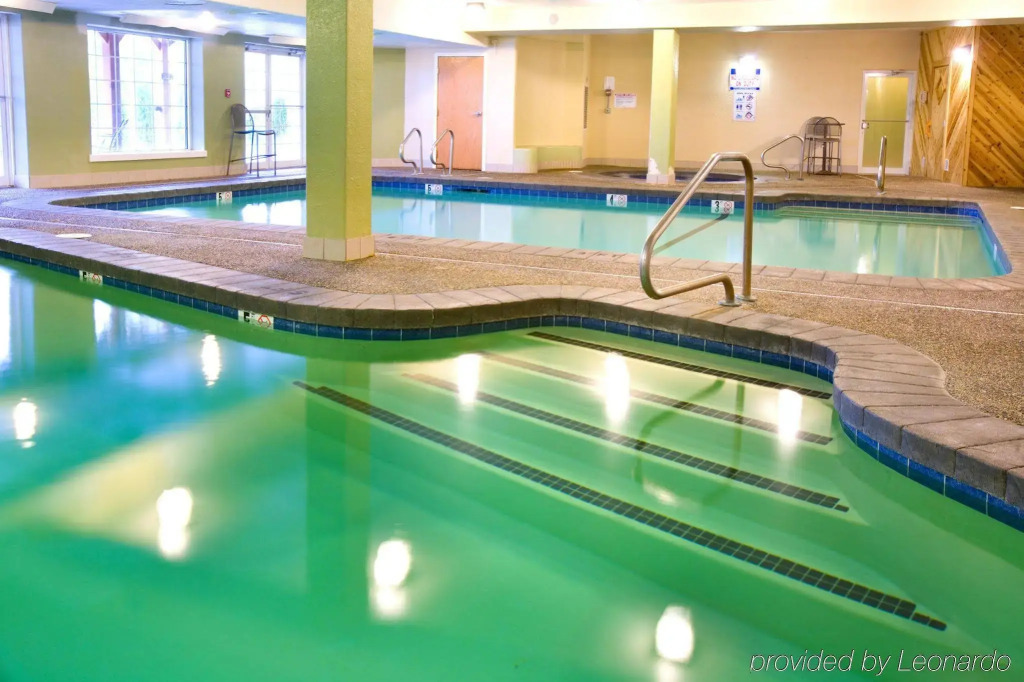 Mountain Edge Suites at Sunapee, an Ascend Collection Hotel