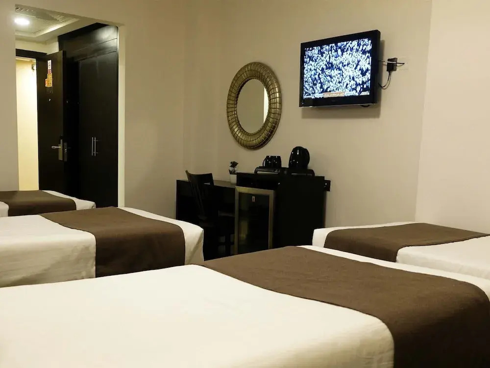 Hussain Biyari Hotel