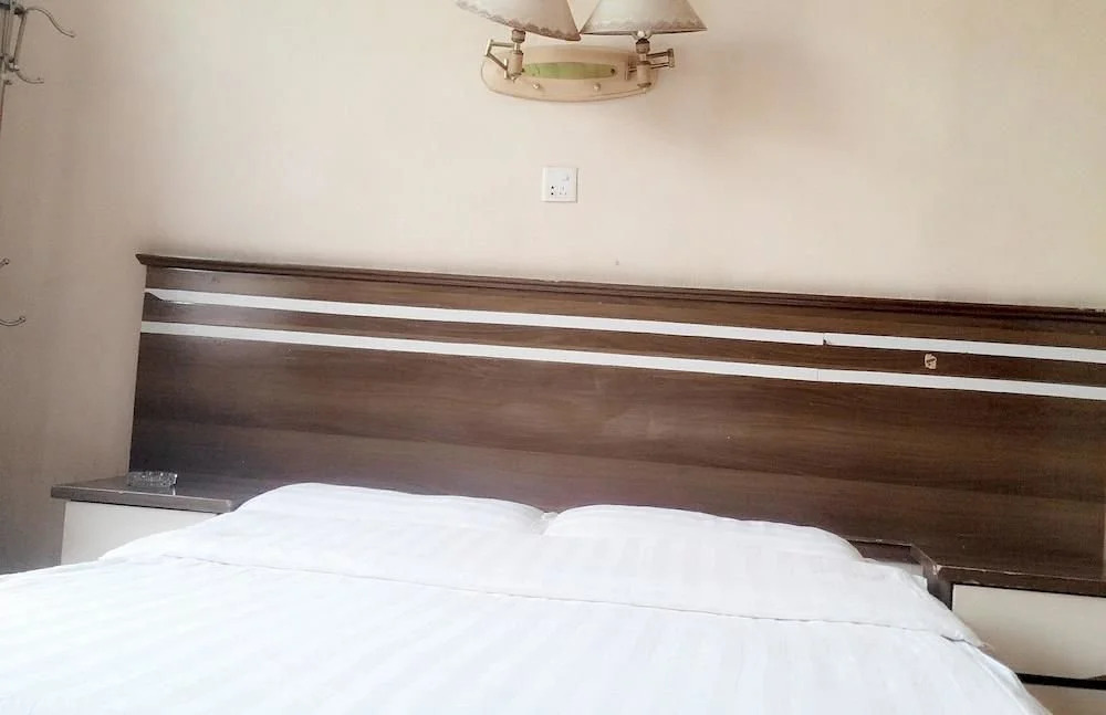 Huangting Hotel