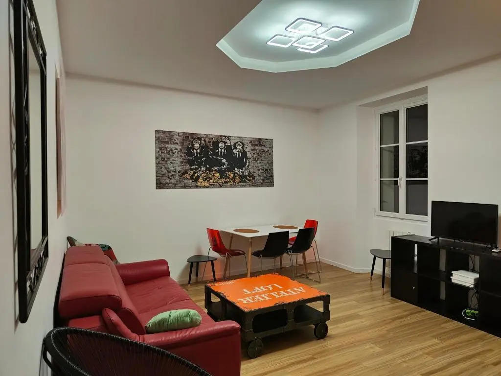 Les Lofts De Provins: Apt 4