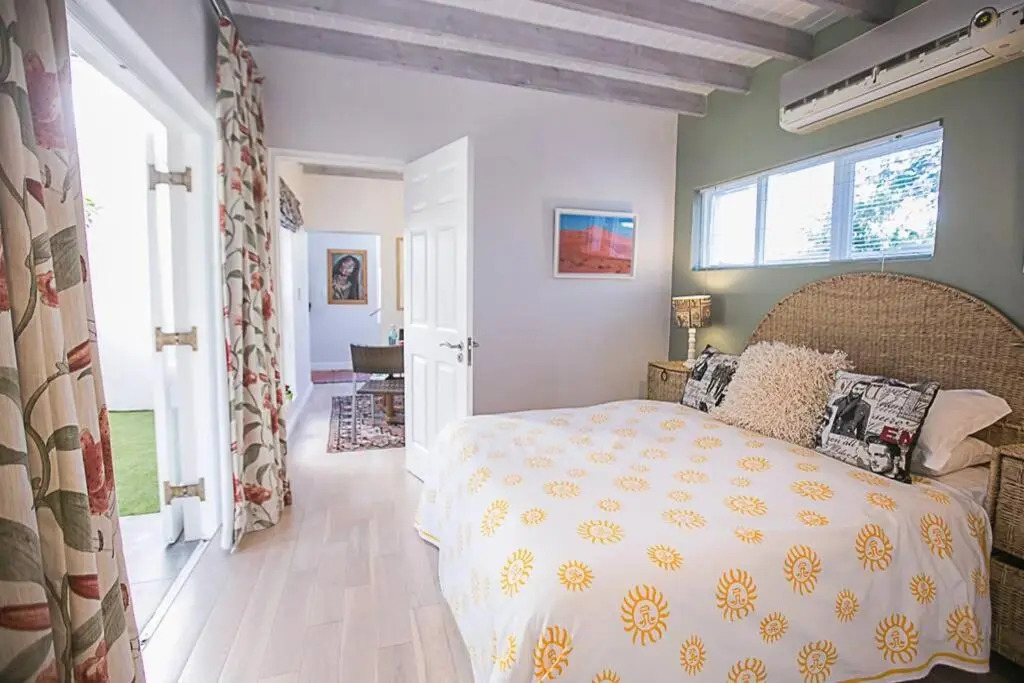 Delightful double story loft in the centre of town