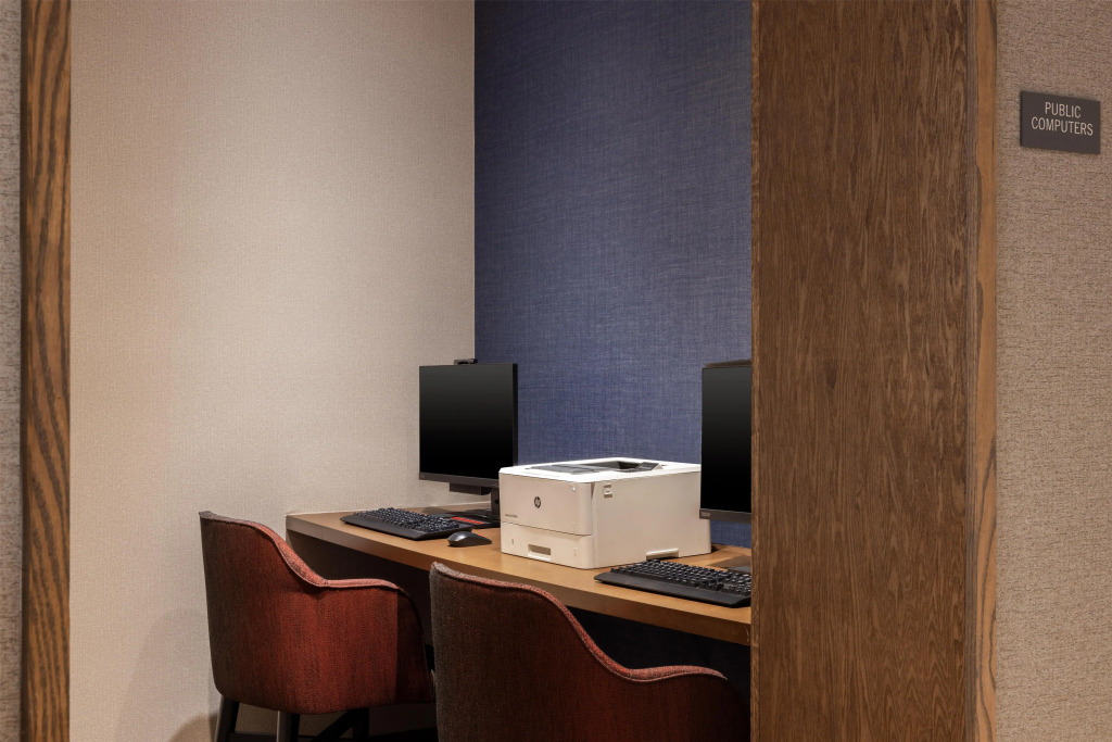 Hyatt Place Charlotte Airport/Lake Pointe
