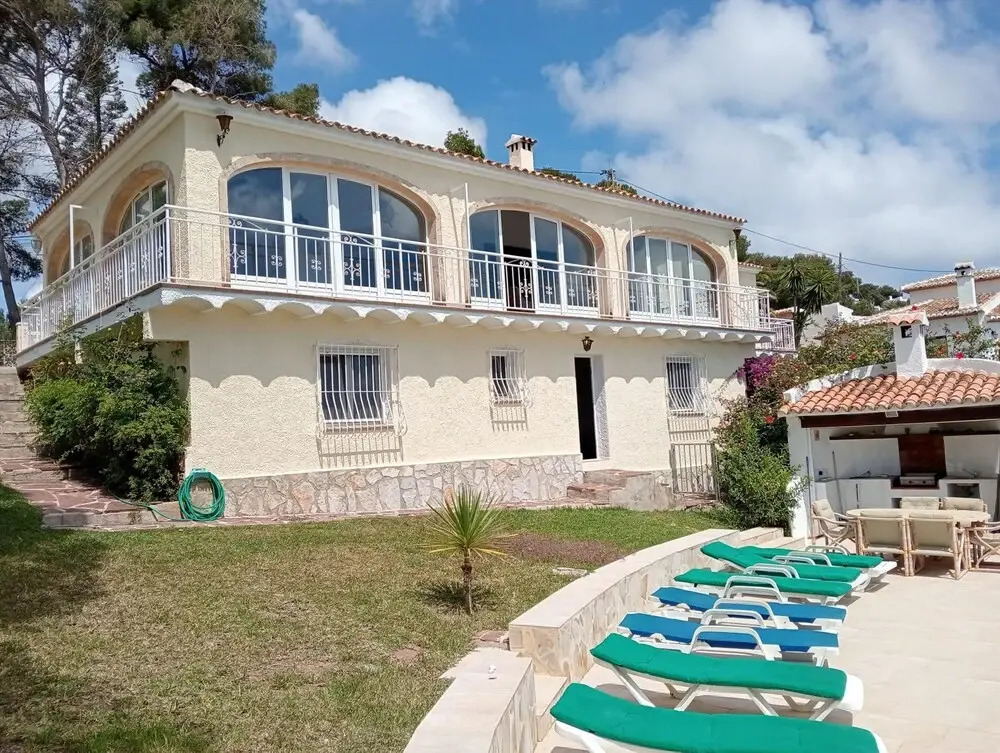 Maria 10 in J vea With 5 Bedrooms and 3 Bathrooms
