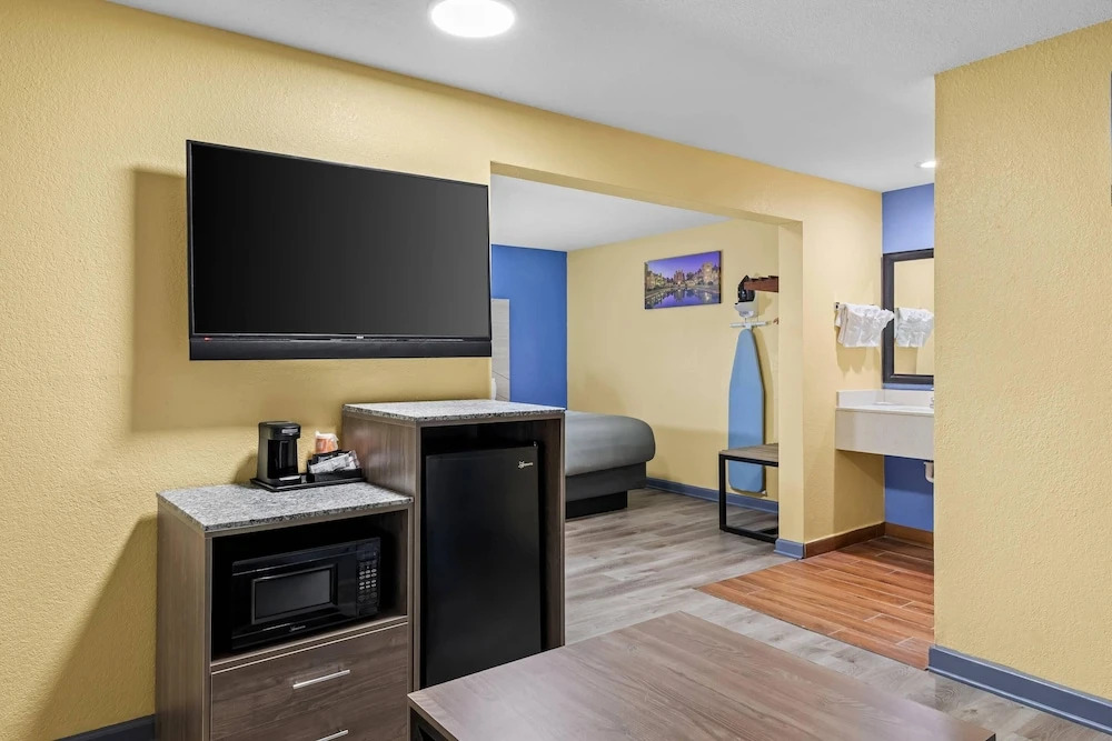 Quality Inn & Suites East Point - Atlanta Area