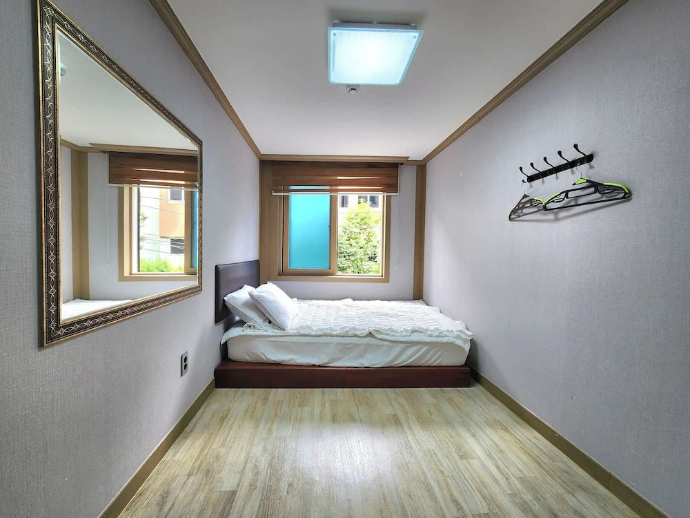 e cozy Hotel