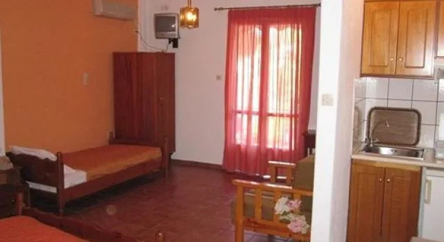 Kavos Hotel