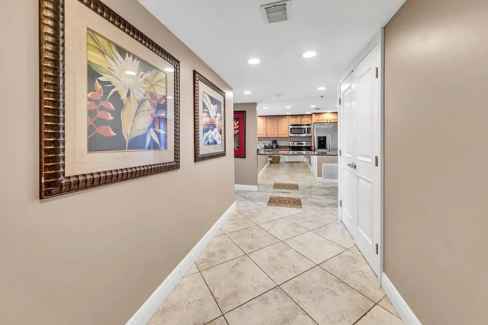 Destin Towers 93