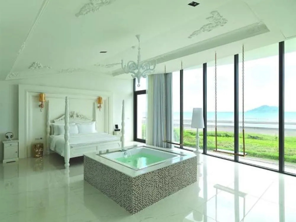 Play Hotel
