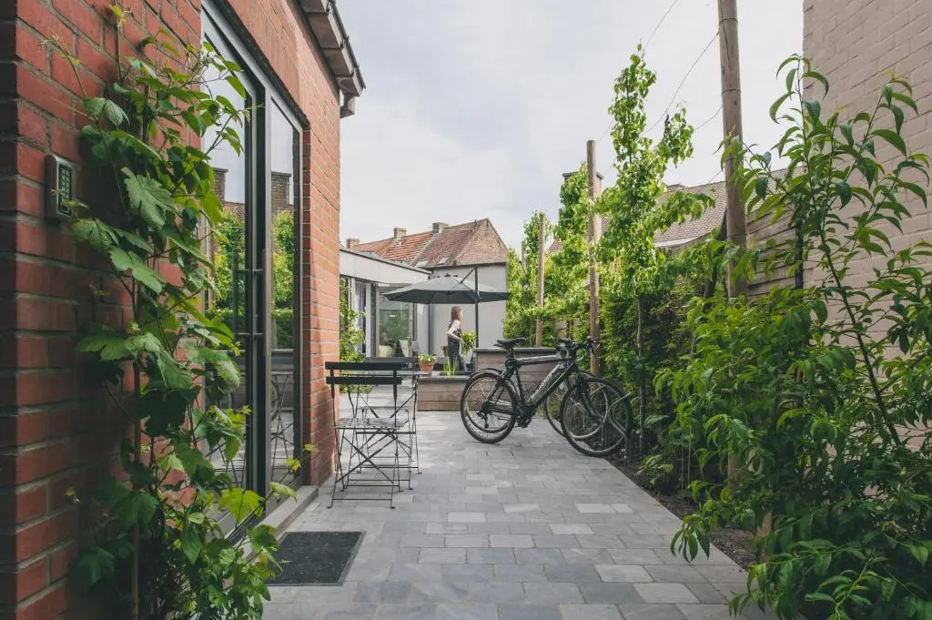 Het Oplaadpunt bed, bike, hike, 4-8 p