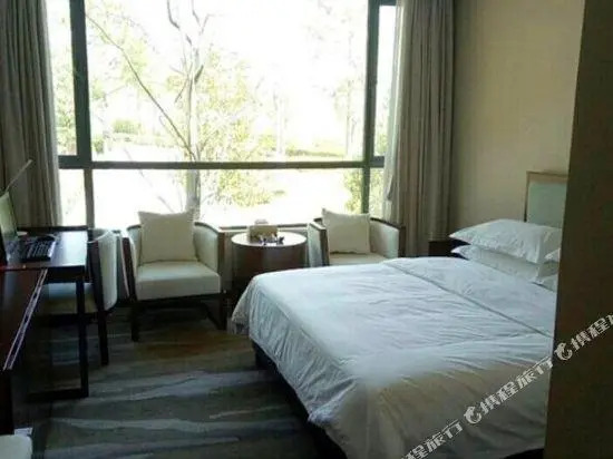 The Pieces of Time Art Hotel