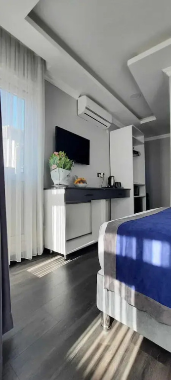 SAND DOOR HOTEL
