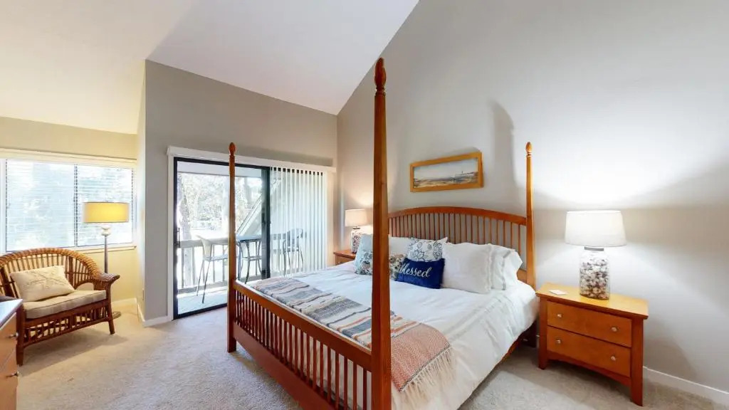 903 Inverness Village