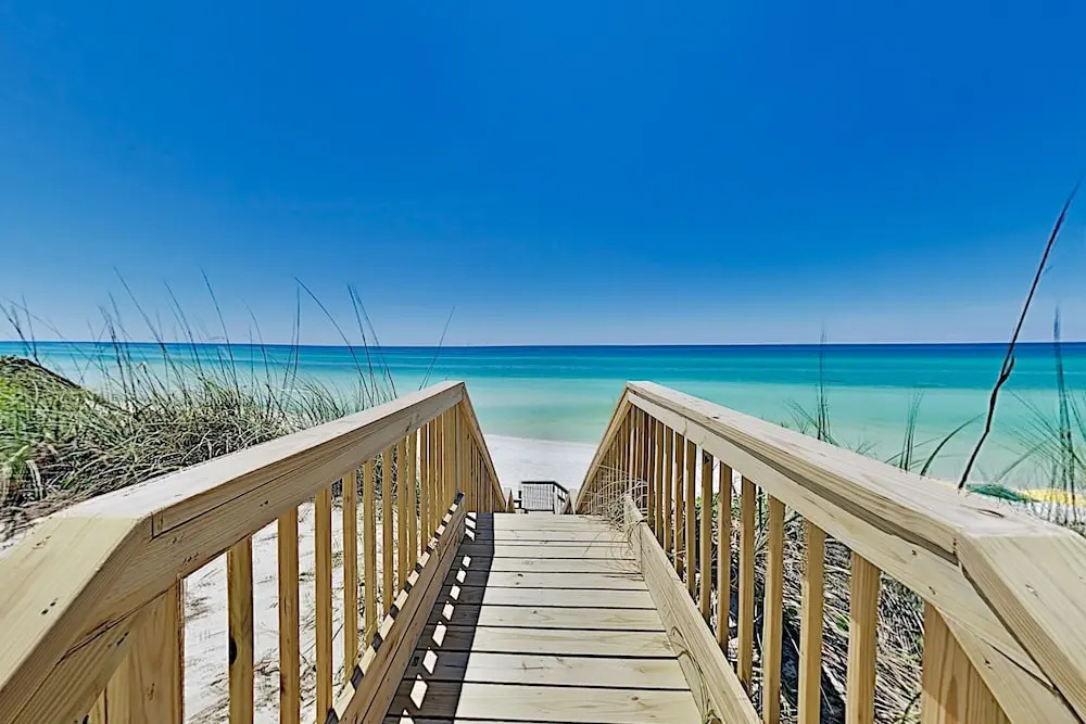New Listing! The Beach House - Gulf-front Haven 4 Bedroom Home
