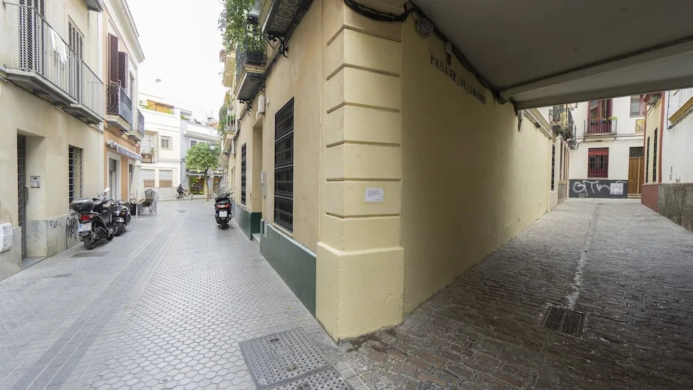 RentalSevilla Estudio con terraza junto a la Alameda