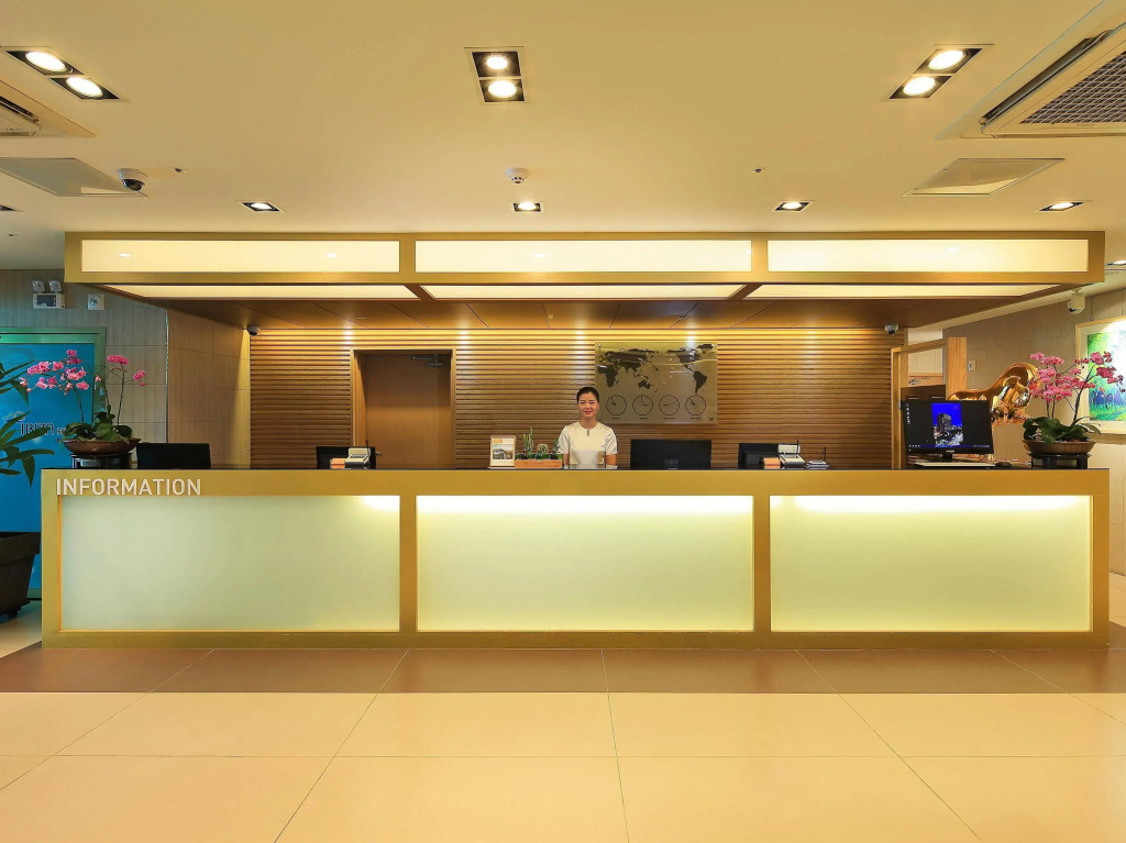 L&L Central Hotel