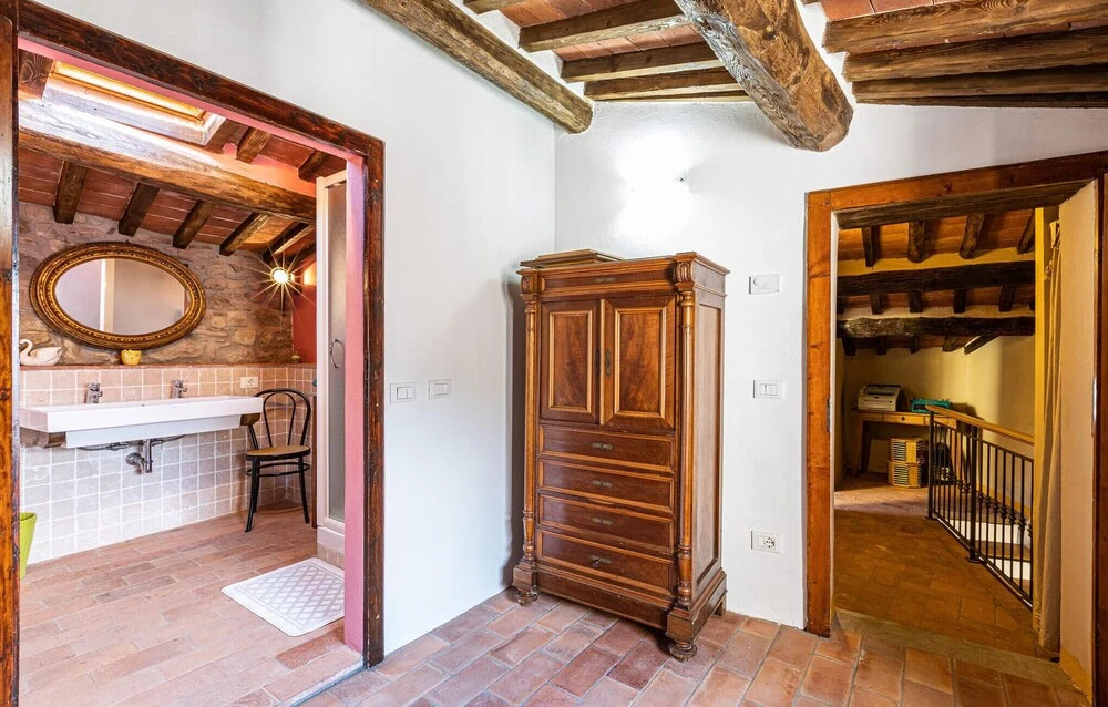 3 Bedroom Cozy Home In Sorana