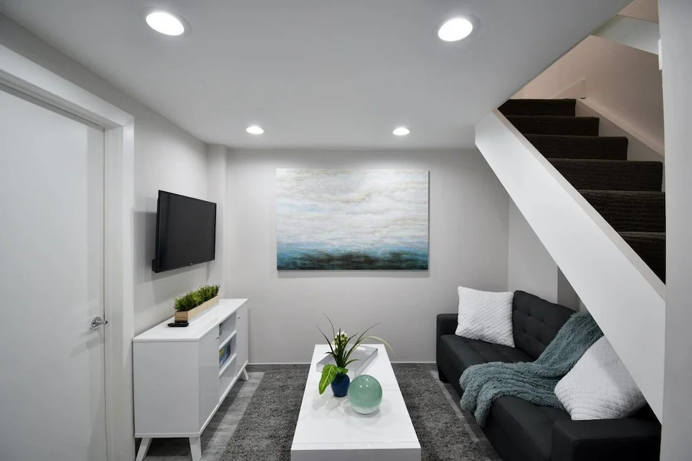 Steps From THE Ocean Trendy Designer Loft Unit 6