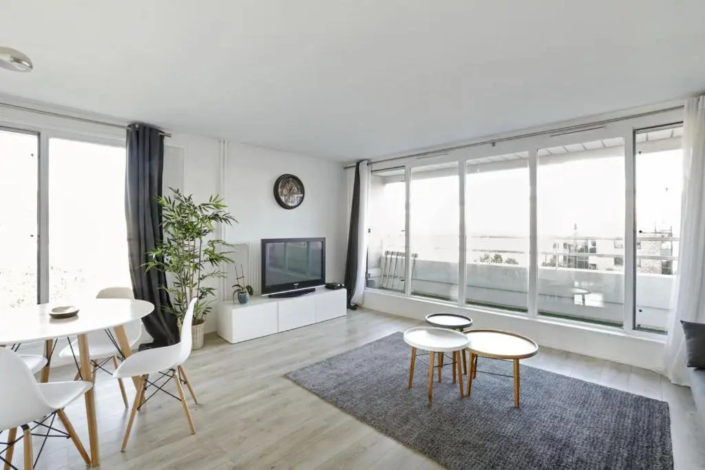 Large and bright flat 4 min walking to Paris La Défense Arena - Welkeys