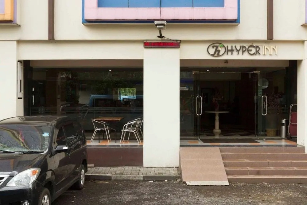 RedDoorz @ Paskal Hyper Square