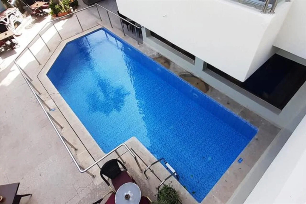 New Farah Hotel