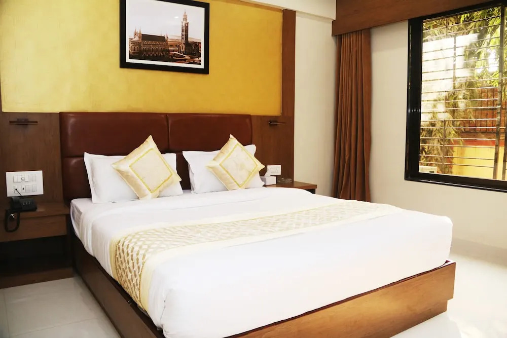 Deluxe Inn