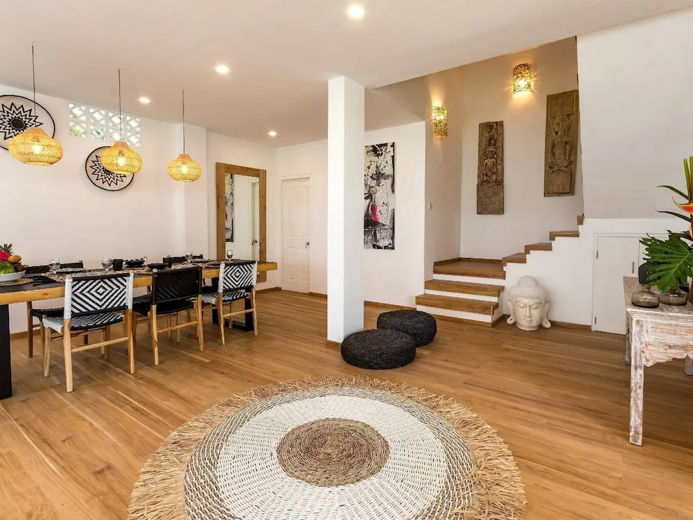Villa Umara Seminyak Sun, Sand & Style: 5-min Walk to Beach!