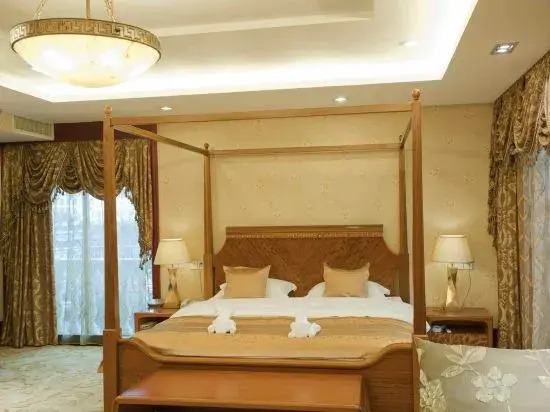 Shiwai Taoyuan Hotel